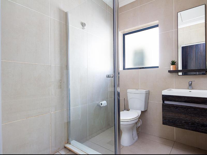 To Let 1 Bedroom Property for Rent in Somerset West Western Cape